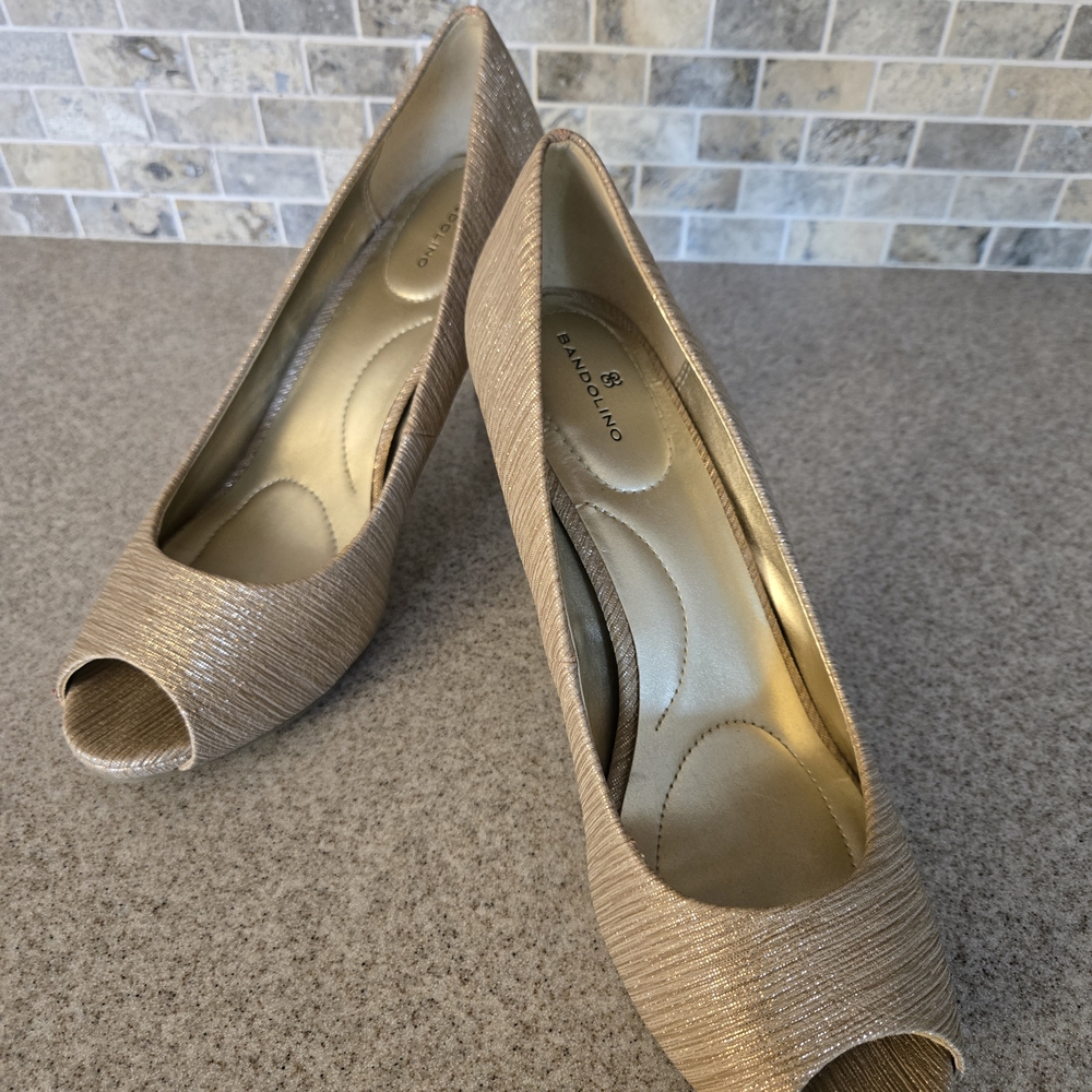 Bandolino Women's Gold Peep-Toe Heels